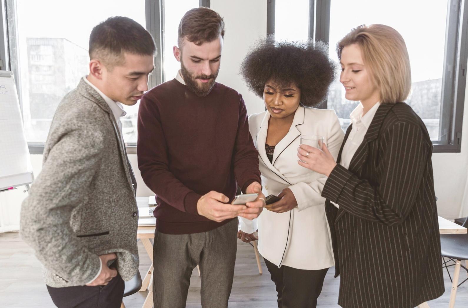 Процесс обучения гидов навыкам коммуникации с туристами